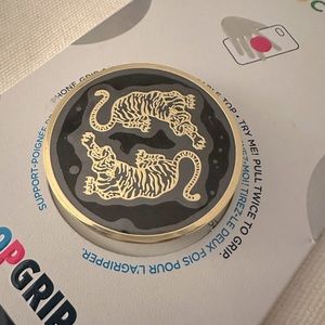 Golden Tiger Pop Socket